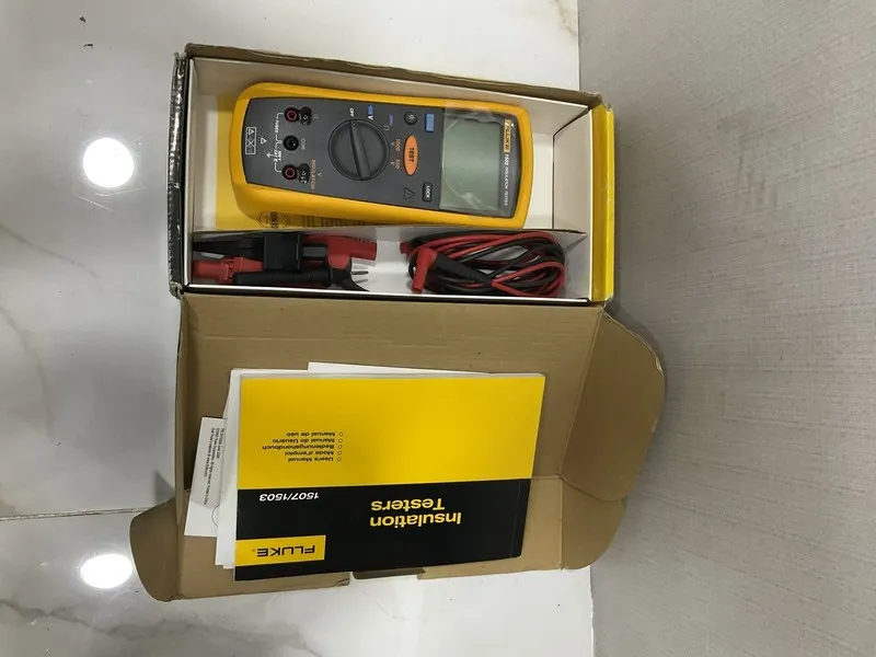 Тестер FLUKE 1503 Insulation Tester