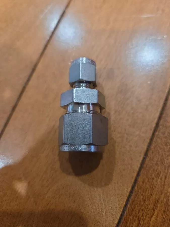 Фитинг Swagelok SS-810-6-6 Reducing Union 1/2” x 3/8” Tube Fitting Stainless