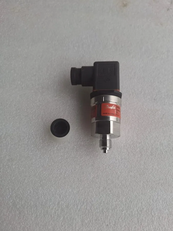 Датчик давления Danfoss 060G1103 MBS 3000 Pressure transmitter 0-16 bar, 4-20mA 