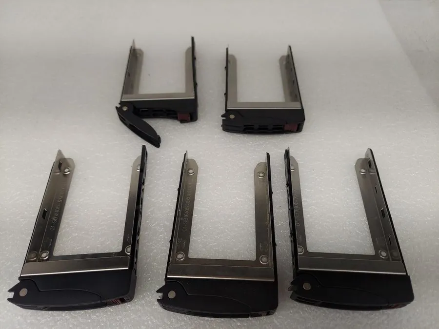 SSD-накопитель Lot SuperMicro SB16105 2.5" SAS/SATA Server Hard Drive SSD Caddy 