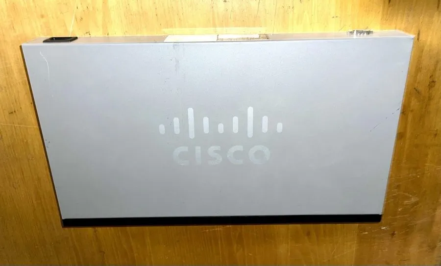 Коммутатор Cisco SF500-48-K9 48-Port Stackable Managed Switch