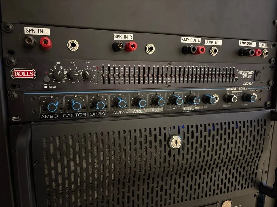 Микрофон Shure SCM810 8-Channel Automatic Microphone Mixer ( )