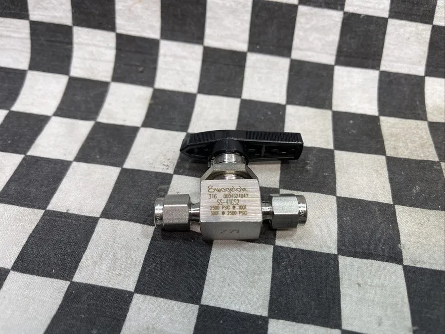 Клапан Swagelok SS-41GS2 ball valve