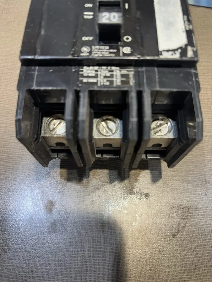 Автоматический выключатель SIMENS BQD BQD320 3 POLE 20 AMP 480V GRAY CIRCUIT BRE
