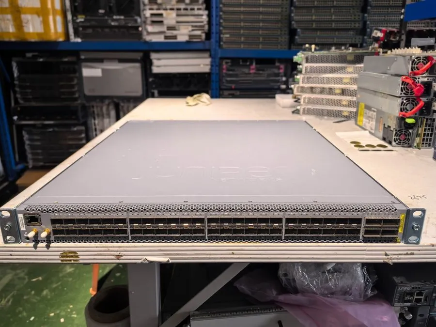 Коммутатор Juniper Networks QFX5110-48S-AFO Ethernet Switch
