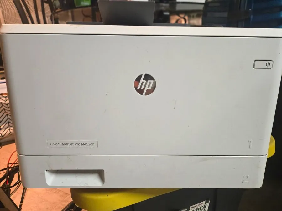 Лазерный принтер HP Color LaserJet Pro M452dn Color Laser Printer Toner Included