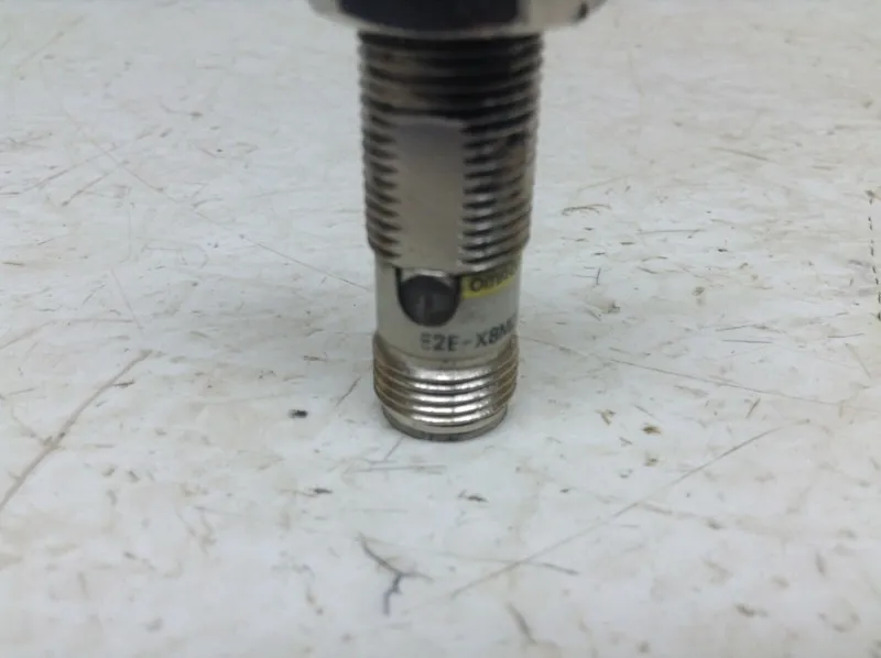 Датчик приближения Omron E2E-X8MD1-M1G Proximity Sensor