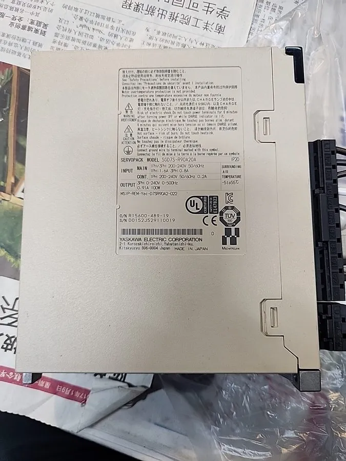 Сервопривод YASKAWA SIGMA7 amplifier SGD7S-R90A20A002 SERVOPACK 100W — фото лота 1
