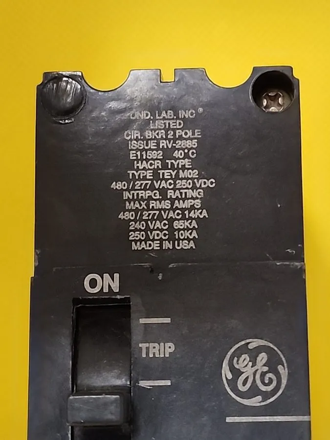 Автоматический выключатель General Electric E11592 3-Pole Circuit Breaker 100A 2 — фото лота 1