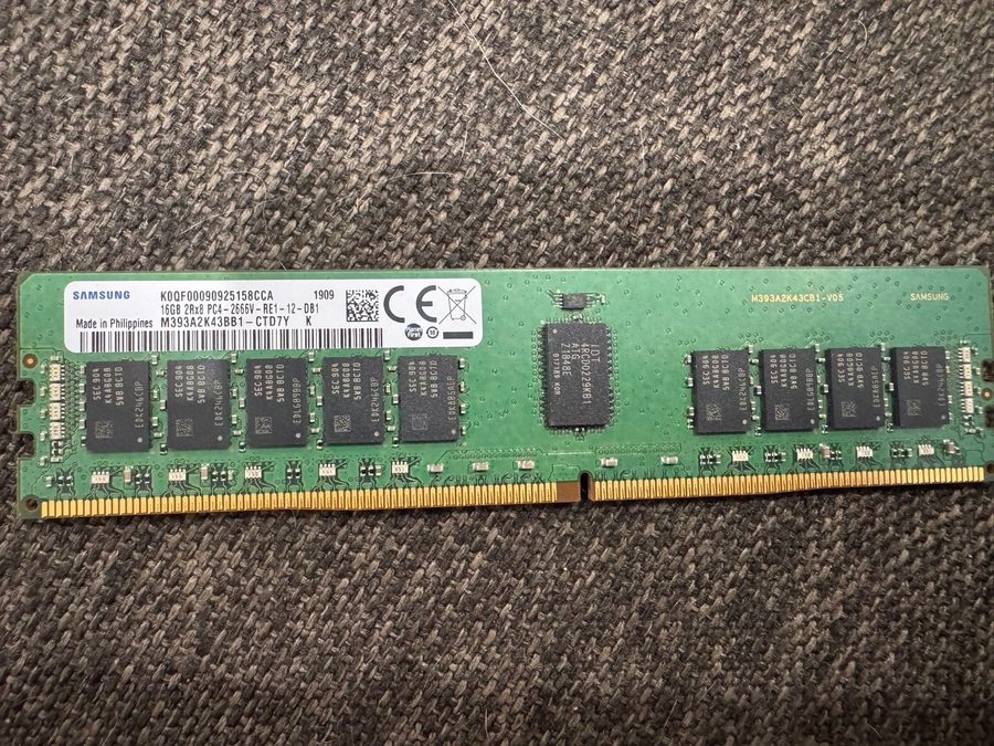 Модуль памяти Samsung 16GB DDR4 2666 Server ECC RDIMM RAM 2Rx8 PC4-2666v-RE1 M39 — фото лота 1