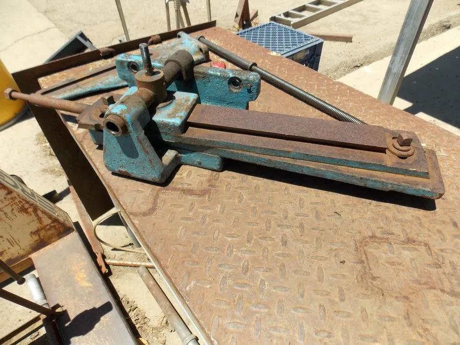 Оборудование ЧПУ large dial compound cross slide from SOUTH BEND 16" METAL LATHE