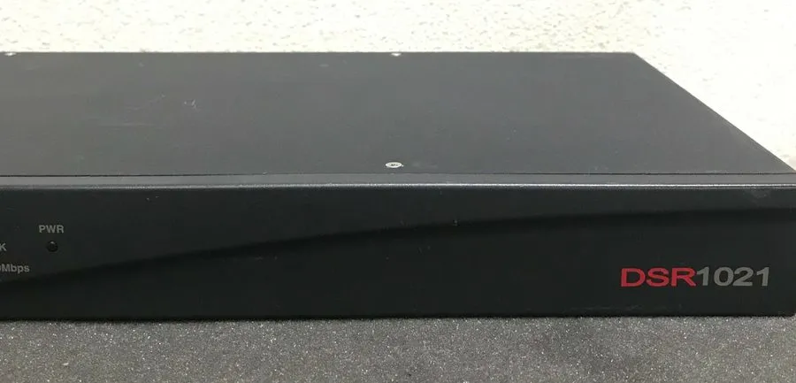 KVM-переключатель Avocent DSR1021 KVM over IP Switch KVM switch 8 ports — фото лота 2