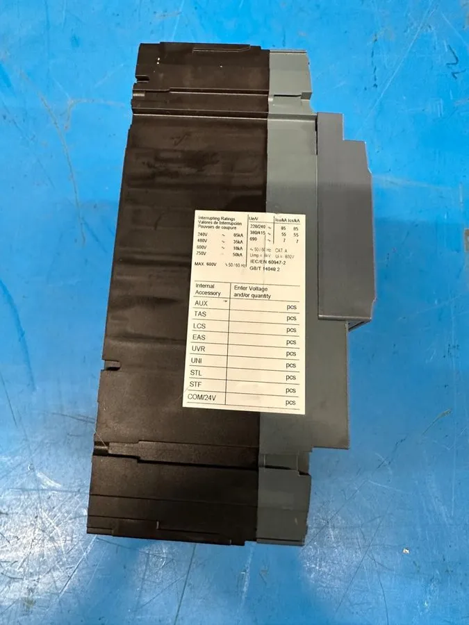 Автоматический выключатель Siemens Circuit Breaker 3VA5222-5EC31 225A 3 Pole