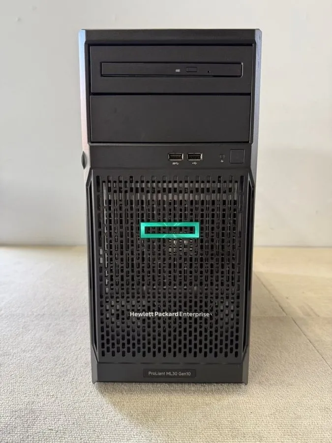 Сервер HP ProLiant ML30 Gen10 1x E-2234 4Core 3.60GHz 8GB 2x 1TB SATA 3.5 HDD 35