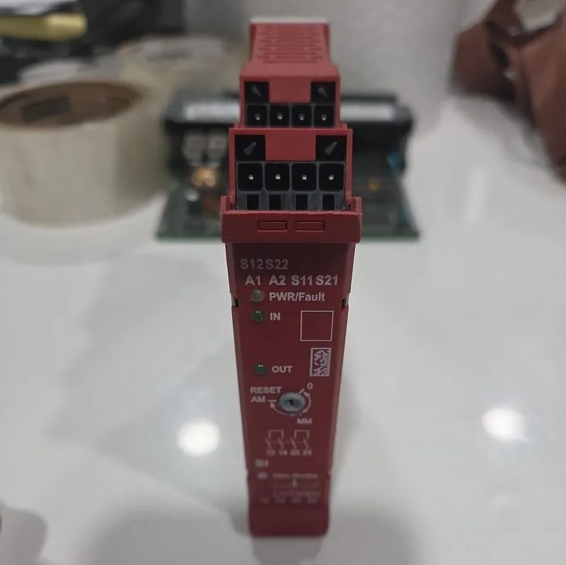 Реле безопасности 440R-S12R2 Allen Bradley Guardmaster Single Input Safety Relay — фото лота 4