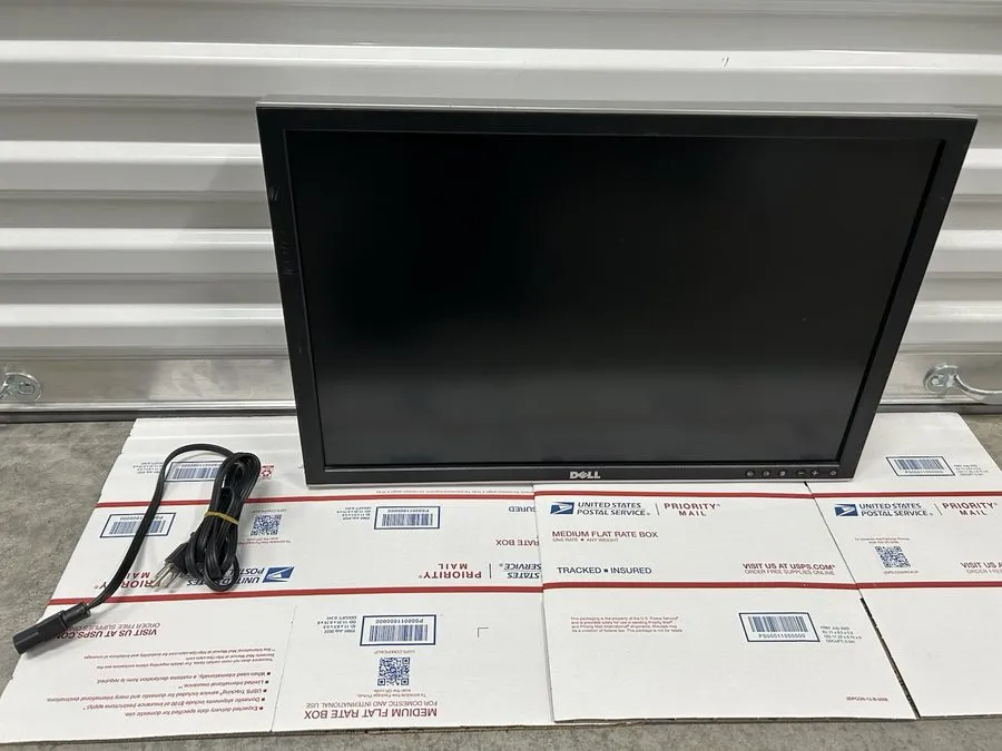 Монитор Dell UltraSharp 2408WFPb 24" LCD Monitor 1920x1200 Composite VGA S-Video