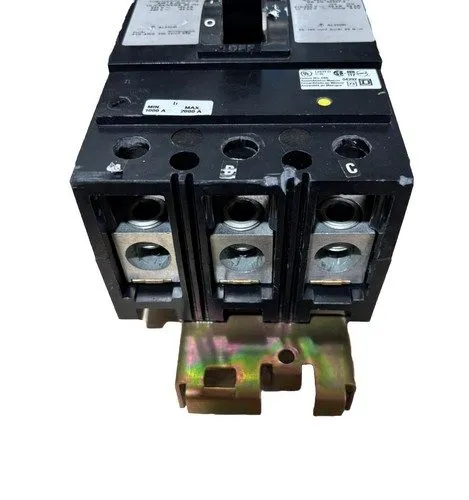 Автоматический выключатель Square D KC34200 200 Amp 480 VAC 3 Pole 65ka@480V I-L