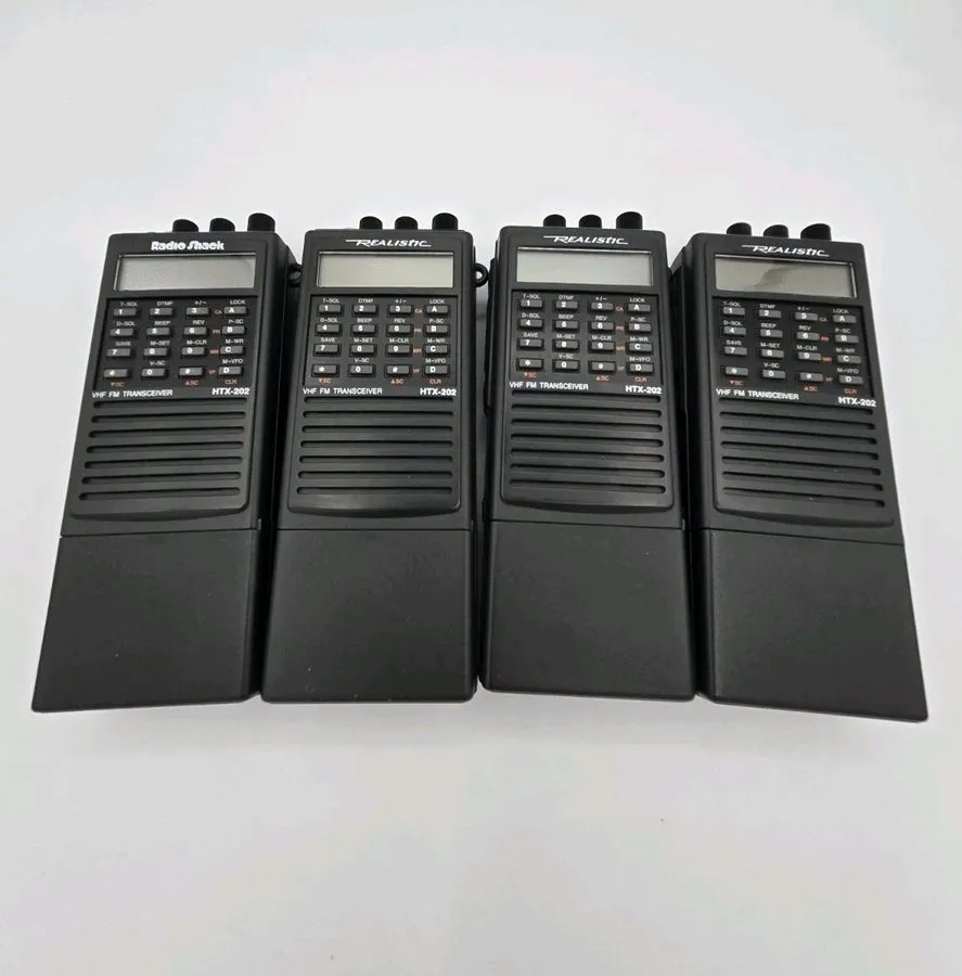 Радиостанция 4 X Realistic/Radio Shack 2 Meter HTX-202 Ham Radios