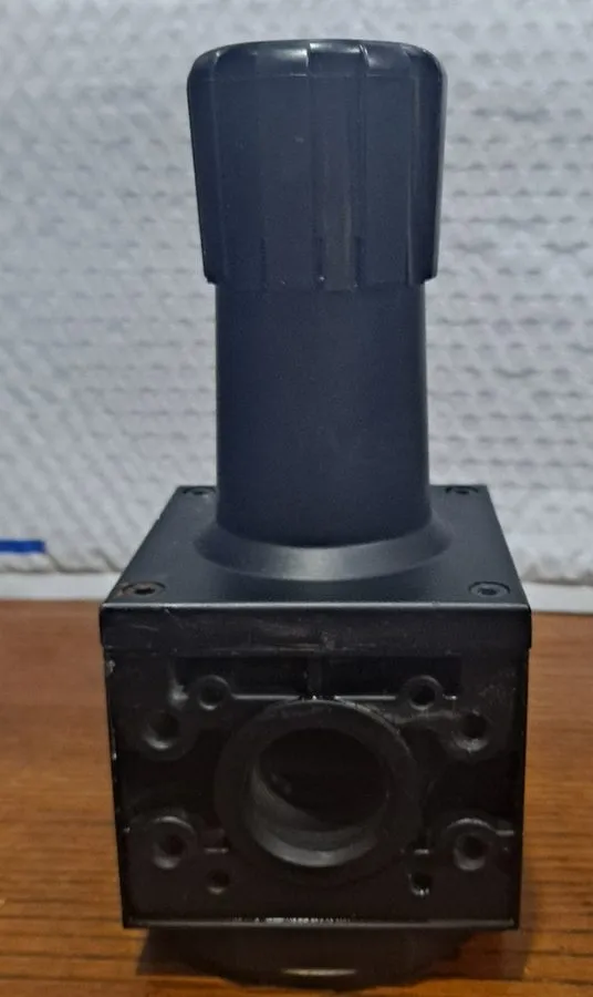 Трубопроводная арматура Parker P3NRA98BNN Pneumatic Regulator 250PSI 17 Bar — фото лота 1