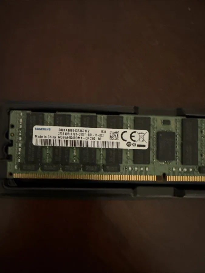 Модуль памяти Samsung 32GB 2Rx4 PC4-2400T-LD1-11 Server RAM M386A4G40DM1-CRC5Q — фото лота 1