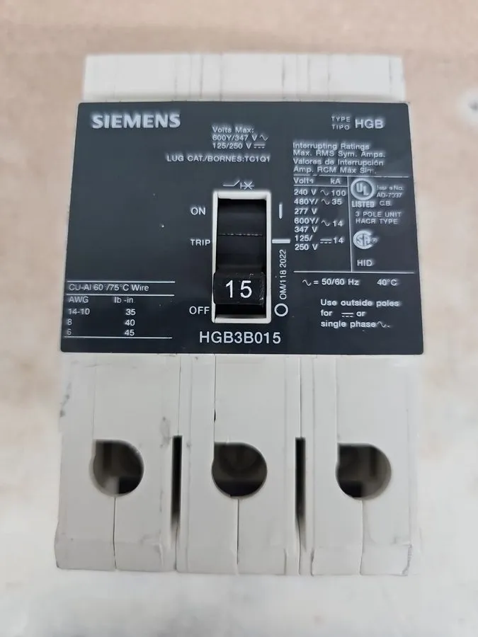 Автоматический выключатель ITE/Siemens HGB3B015B HGB3B015 3Pole 15Amp 480V Bolt-