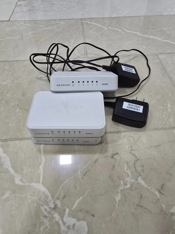 Коммутатор NETGEAR GS205 5-Port Gigabit Ethernet Switch Compact Desktop Splitter