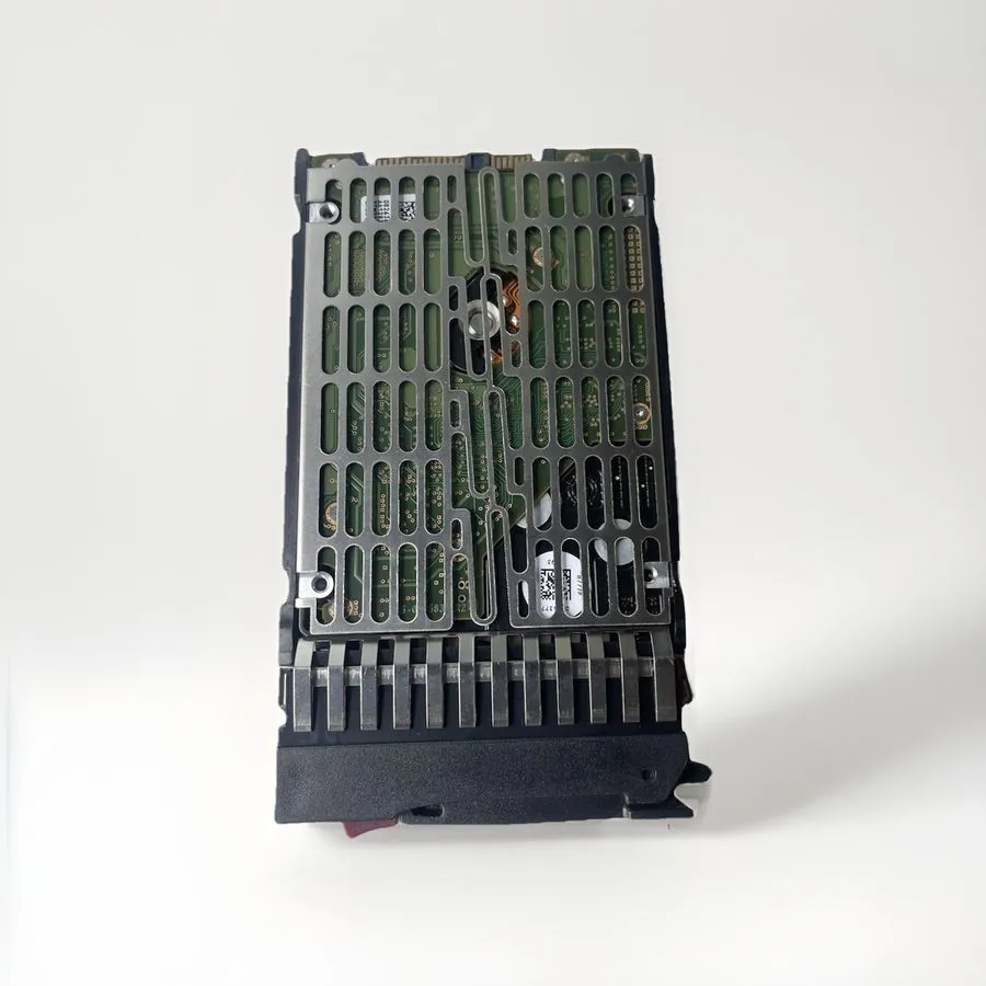 Жёсткий диск HGST 600GB 10K SAS 2.5" HDD HUC106030CSS600 0B25675 — фото лота 1
