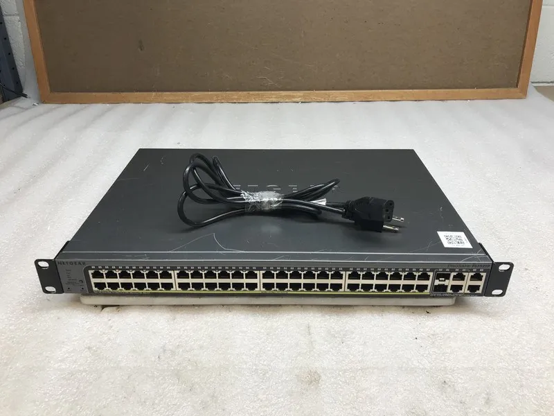 Коммутатор NETGEAR ProSafe FS752TP 48-Port 100Mbps Ethernet PoE, x6 1Gb Ports Gr