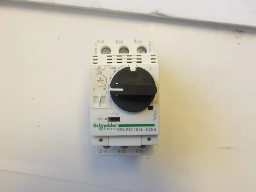 Автоматический выключатель Schneider GV2P02 Circuit Breaker 0.16-0.25A