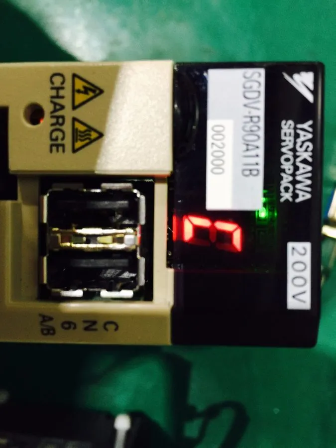 Сервопривод Yaskawa / Servopack / Sgdv-R90A11A (Expedited Shipping)[ ]