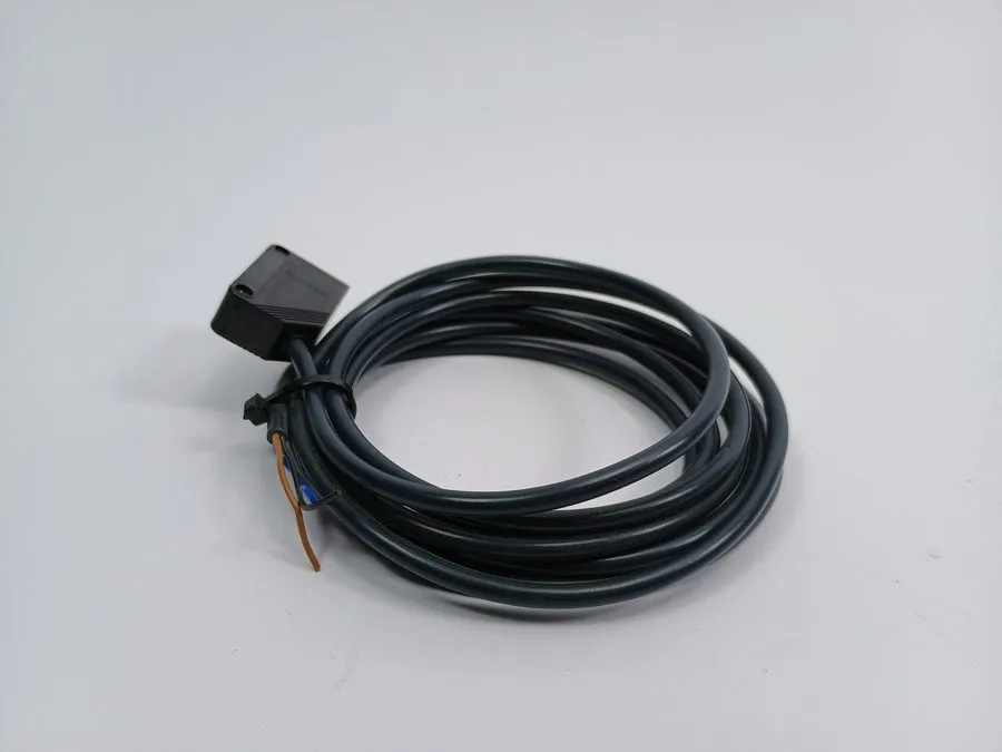 Фотоэлектрический датчик Omron E3Z-T81-D Photoelectric Sensor Switch