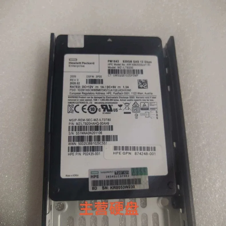 SSD-накопитель SAMSUNG PM1643 920G HPE SAS SSD 12G/s MZILT920HAHQ-00AH9 ARFX0920