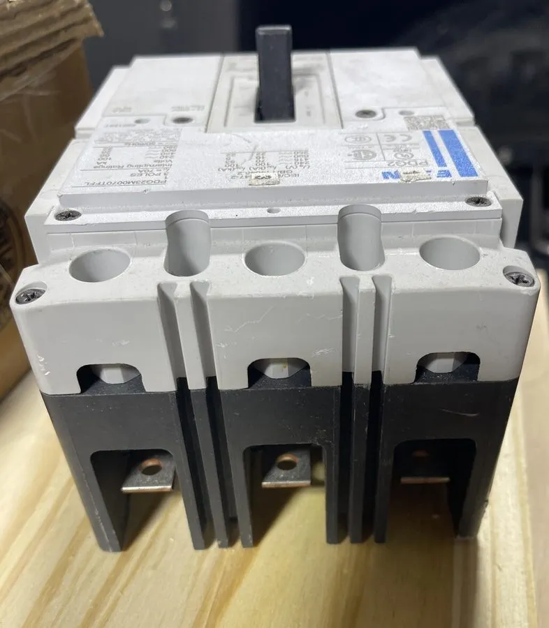 Автоматический выключатель Eaton PDG23M0070TFFL Circuit Breaker PDG2, 3P 70A 600 — фото лота 2