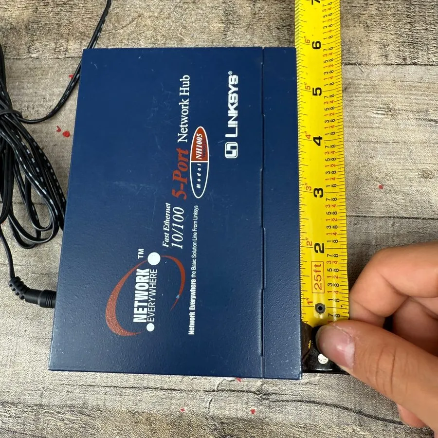 Коммутатор Linksys Network Everywhere NH1005 V2 Fast Ethernet 5 Port Hub
