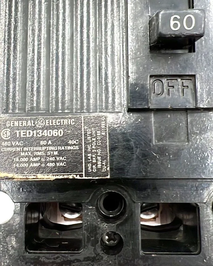 Автоматический выключатель GE TED134060 Circuit Breaker 60A 3P 480V 3PH TED 60 A