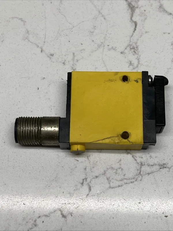 Фотоэлектрический датчик Banner SM312FPQD Mini Beam Photoelectric Sensor Cracked