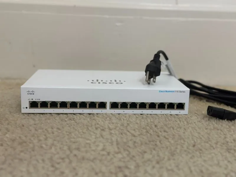 Коммутатор Cisco Business 110 Series CBS110-16T 16-Port Gigabit Ethernet Switch  — фото лота 1