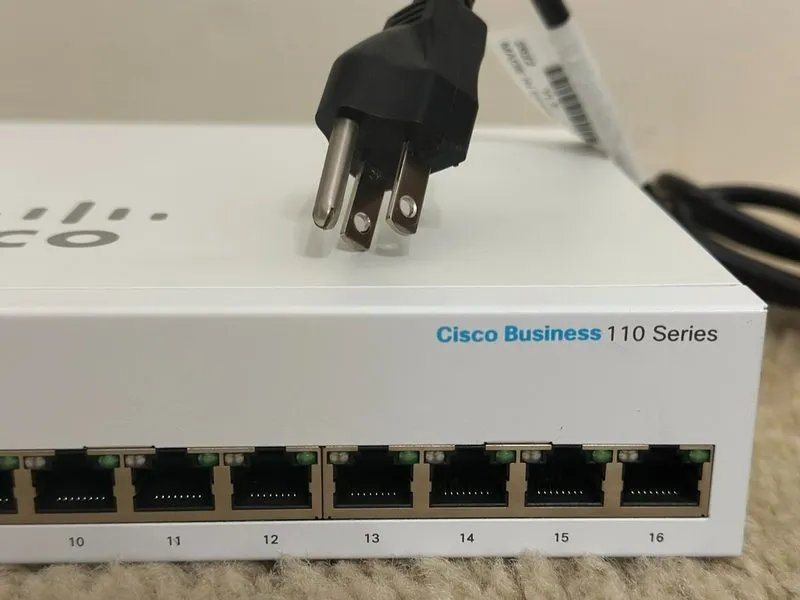 Коммутатор Cisco Business 110 Series CBS110-16T 16-Port Gigabit Ethernet Switch  — фото лота 4