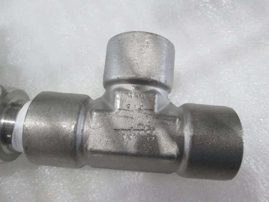 Клапан Hydro-Seal, 3CXV-30CF/CO, Safety Relief Valve w/ Swagelok CF8M Fitting — фото лота 1
