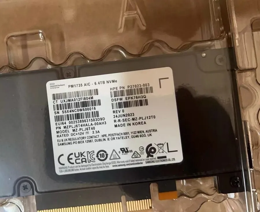 SSD-накопитель Dell Samsung PM1735 6.4TB SSD PCIE 4.0 NVME MZ-PLJ6T40 MZPLJ6T4HA