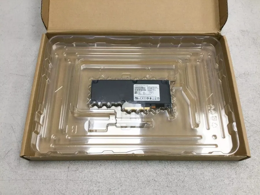 SSD-накопитель Samsung PM1735 3.2TB SSD DELL HHHL PCIE 4.0 NVME MZ-PLJ3T20 MZPLJ