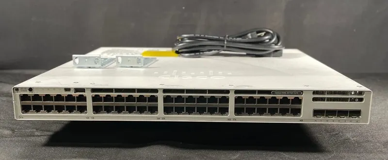 Коммутатор Cisco C9300L-48P-4X-A 48-Port 4x10G/1G SFP+ PoE+ 9300L Switch