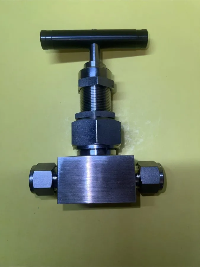 Клапан Swagelok SS-12NRS8 Severe Service Union Bonnet Needle Valve — фото лота 2