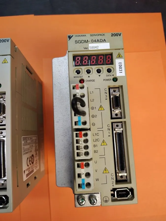 Сервопривод Yaskawa SGDM-04ADA Servopack AC Driver