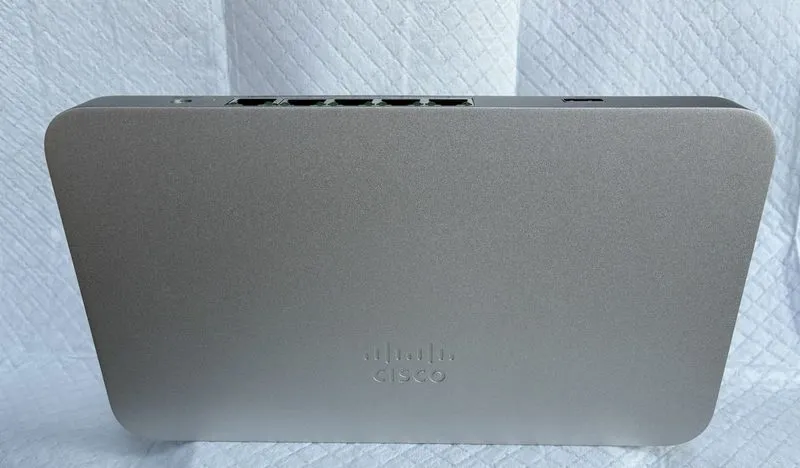 Маршрутизатор Cisco Meraki MX64 All-in-one Router, Firewall and Internet Gateway — фото лота 1