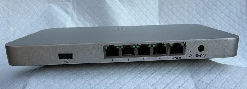 Маршрутизатор Cisco Meraki MX64 All-in-one Router, Firewall and Internet Gateway — фото лота 4