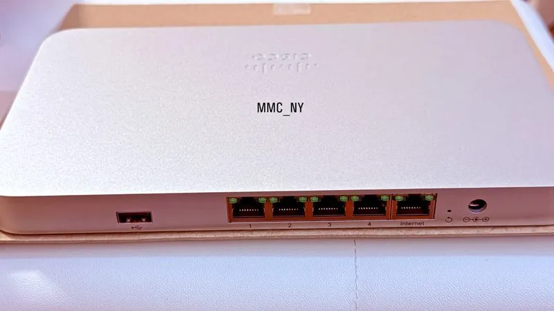 Маршрутизатор UNCLAIMED Meraki MX64-HW 250 Mbps 4x 1GB LAN RJ-45 Branch Firewall