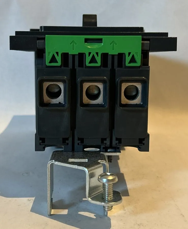 Автоматический выключатель Square D BDA36015 15A 480V 3Pole ILine PowerPact Circ — фото лота 2