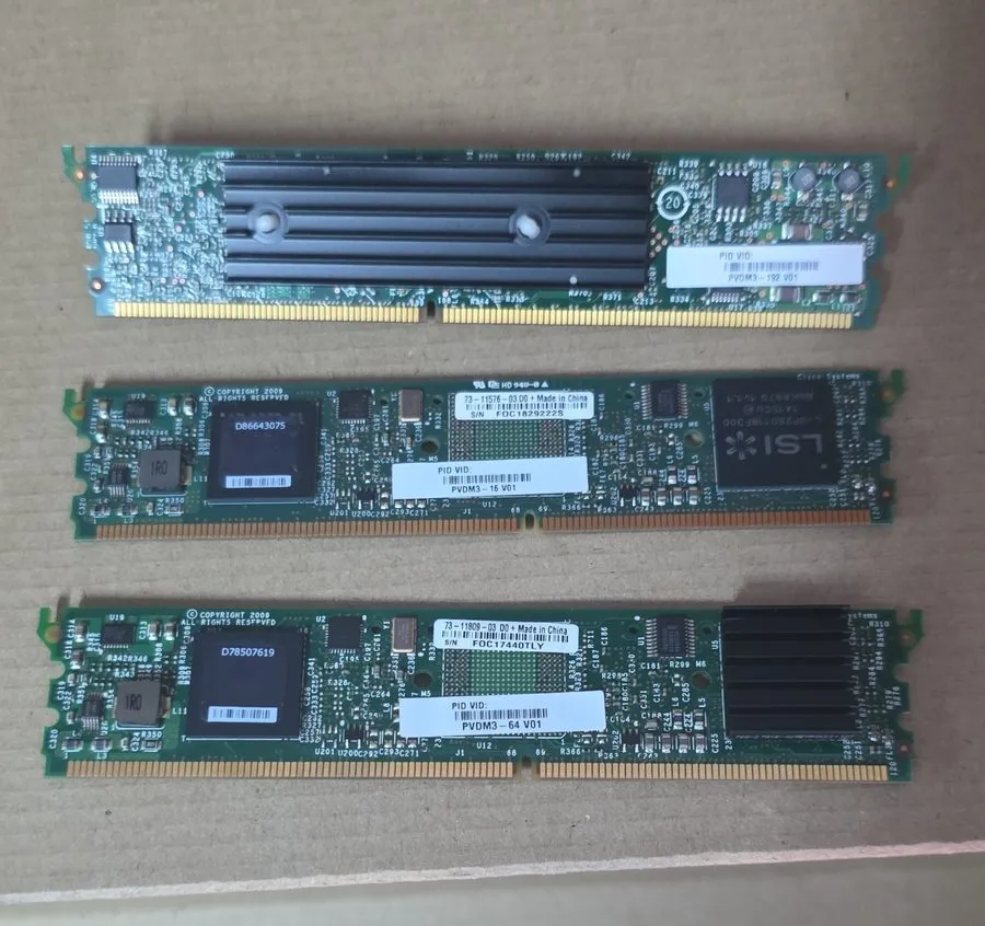 Маршрутизатор Cisco PVDM3-192 VWIC3-2MFT-T1/E1 HWIC-4ESW Router Interface Cards  — фото лота 1