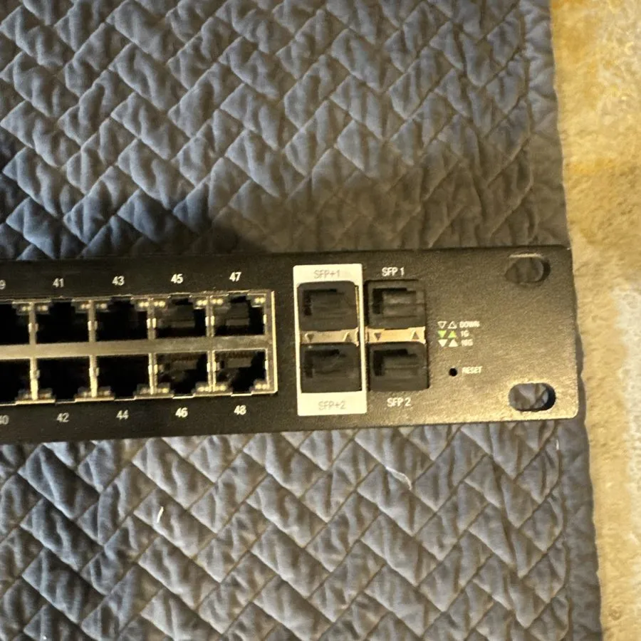 Коммутатор Ubiquiti ES-48-500W Edgeswitch 48-Ports PoE GigaBit Ethernet 1U Switc — фото лота 2